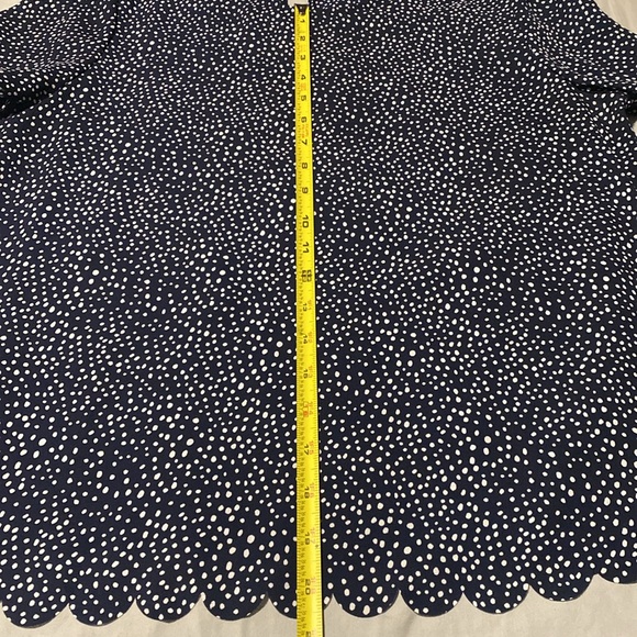 Banana Republic Factory Light-Weight PolkaDot Business Casual Scalloped Edge - Picture 7 of 9